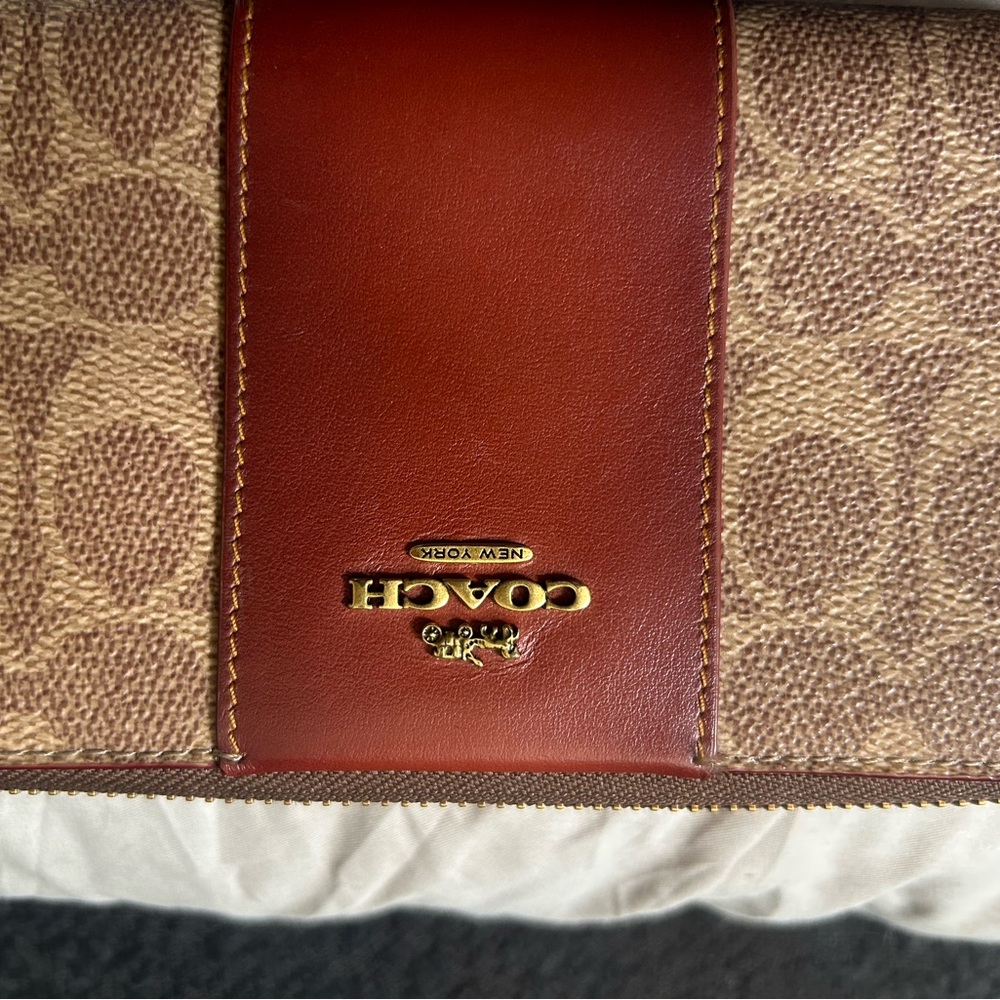 EUC Coach Signature Canvas Accordion Zip Wallet in Brown & Red - Picture 2 of 7